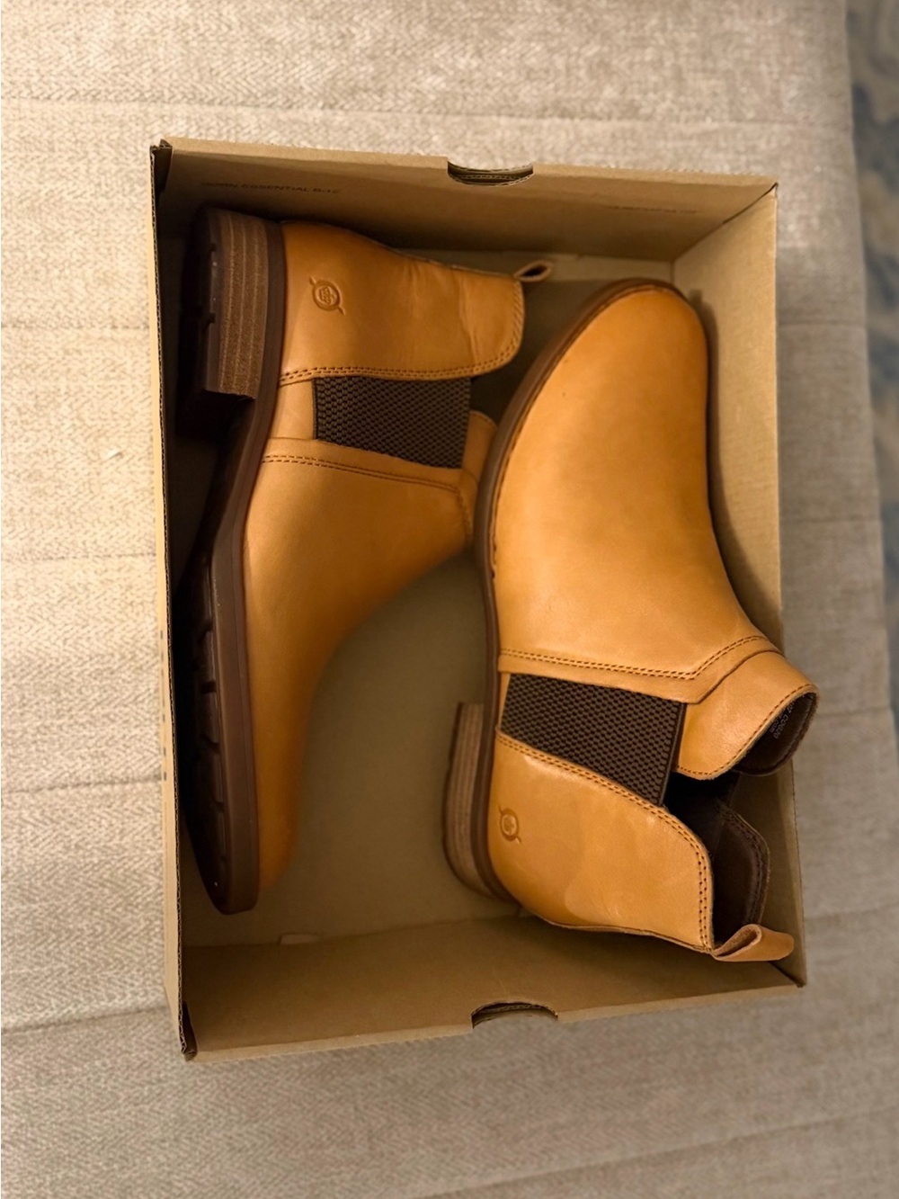 Women Born Boots Chelsea Boots in Tan Leather